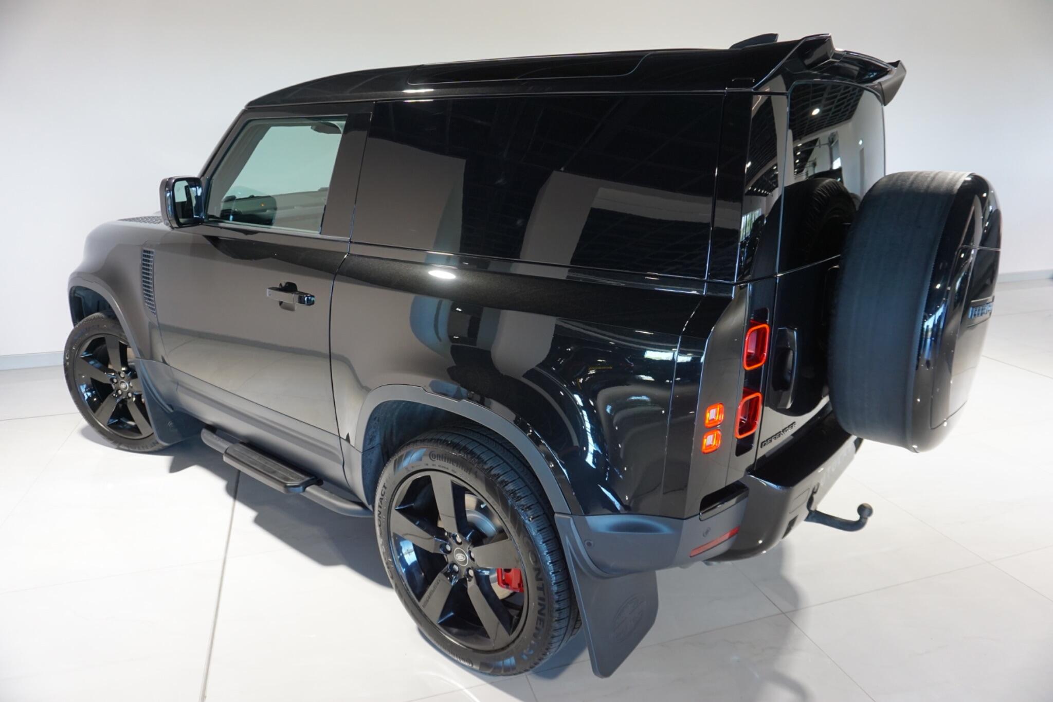 Land Rover Defender 90 3.0 D250 MHEV SE Hard Top SUV 3dr Diesel Auto 4WD SWB Euro 6 (s/s) (250 ps)